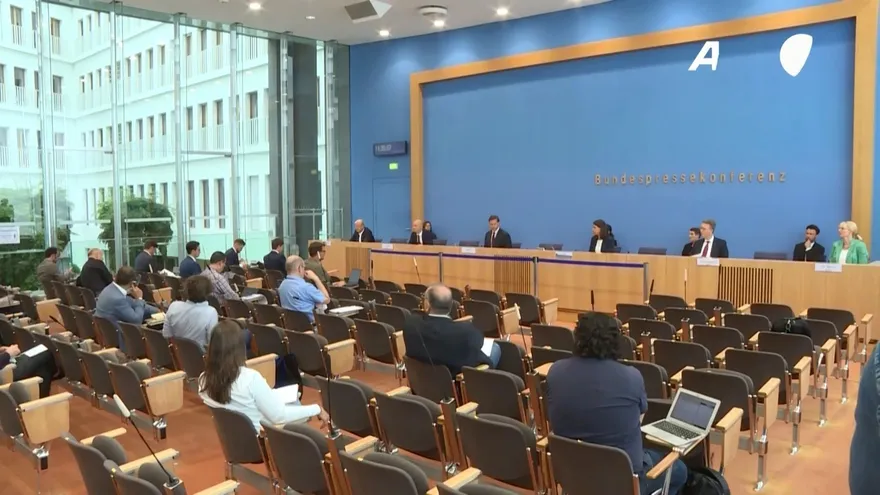 Alemania apunta a un envenenamiento de Navalni y presiona a Rusia