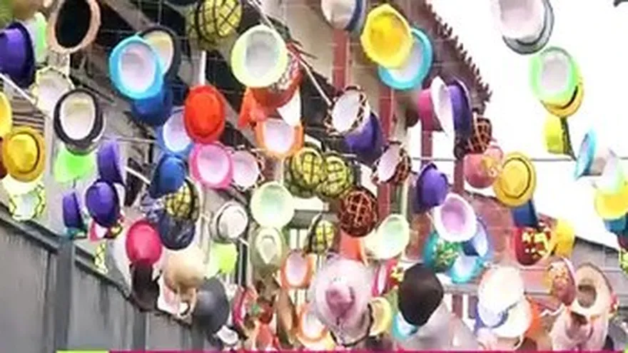 Conoce la calle de los sombreros con Chollykid