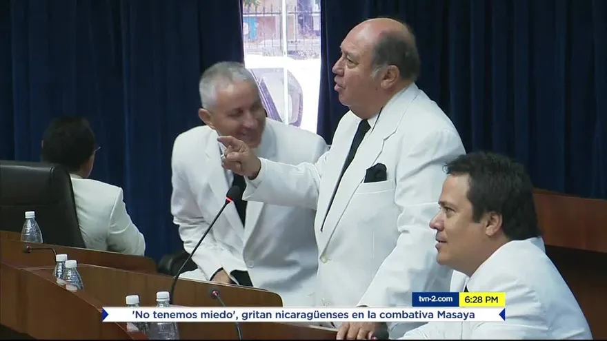 Continúan conversaciones entre bancadas previo a votaciones en la AN