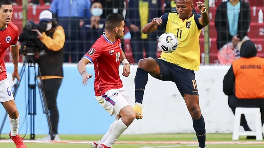 Ecuador espera contener el ataque de Uruguay en partido de eliminatoria mundialista