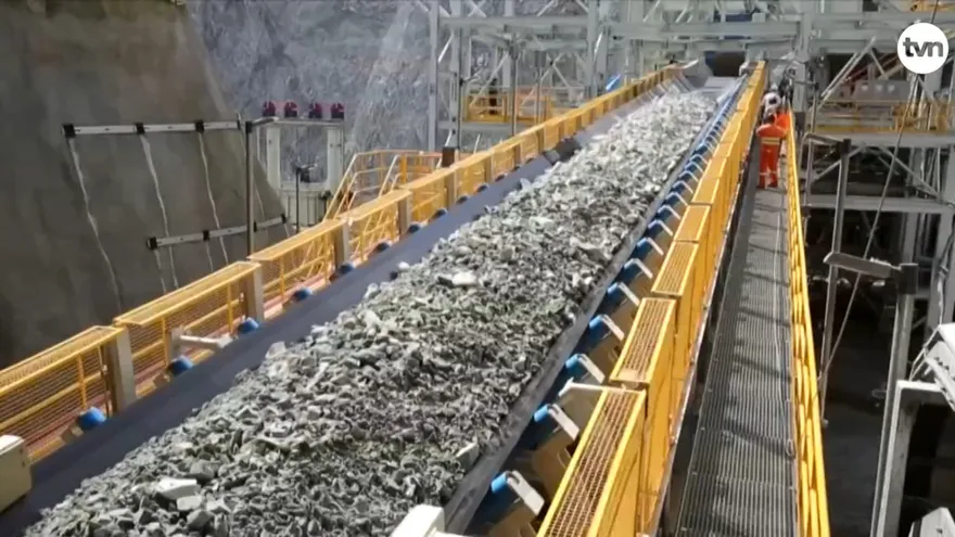 Asamblea espera que ministro de Comercio vuelve a presentar contrato minero