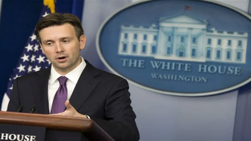 Francia estudia exámenes por ébola en aeropuertos