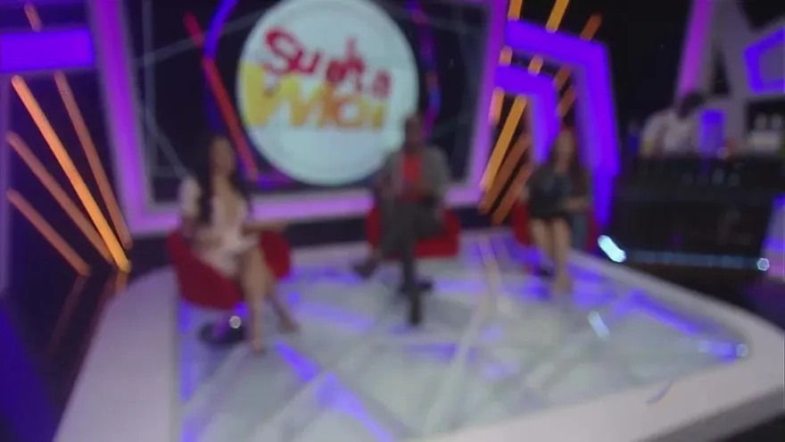 Kathy Phillips lo da todo en la portada de Debut Panamá