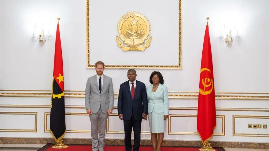 El príncipe Enrique de Inglaterra fue hoy recibido en audiencia por el presidente de Angola, João Lourenço