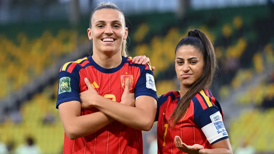 Marisa García (i) y Noe Bejarano (d), jugadoras de la Selección Femenina Sub-20 de España
