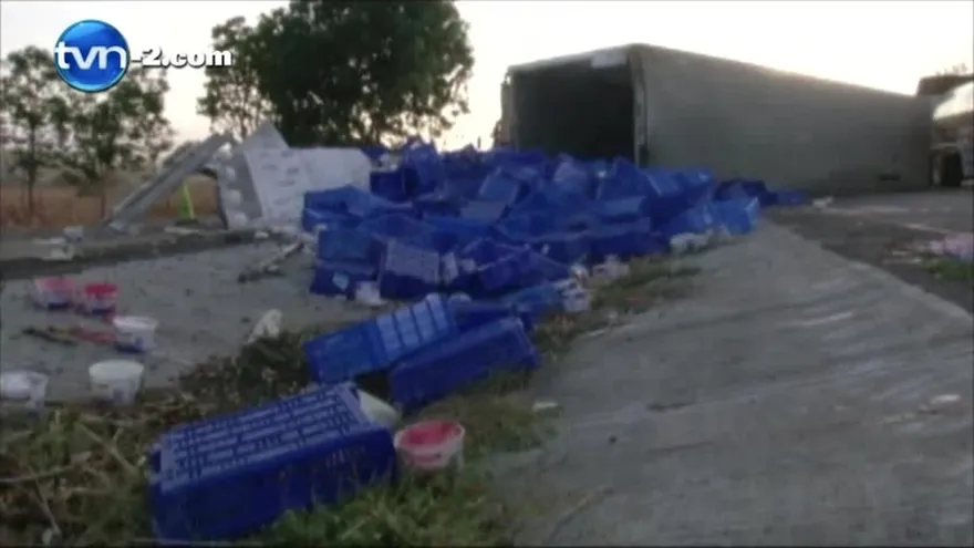 Camión de helados se vuelca en Penonomé