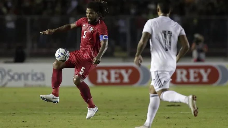 Román Torres cumplirá su contrato con Seattle Sounders