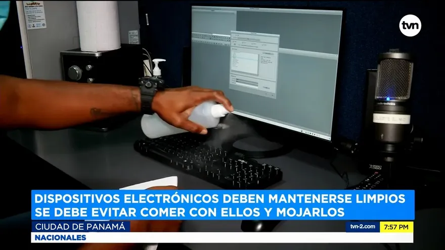 Mantenga sus dispositivos electrónicos limpios para evitar transmisión de COVID-19