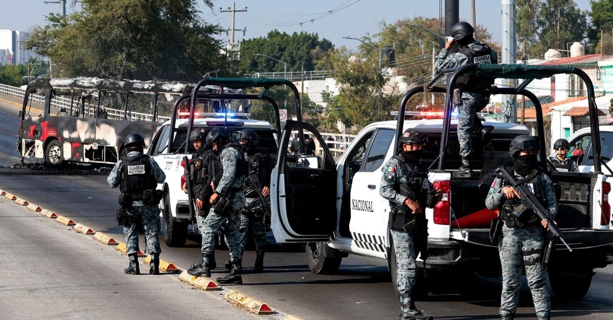 Captura de jefe criminal desata bloqueos en frontera entre México y EEUU