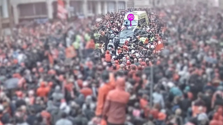 Esta captura de pantalla del vídeo, publicada el 16 de diciembre de 2025 por la Policía de Merseyside y tomada el 26 de mayo de 2025, muestra un vehículo (c) conducido por Paul Doyle —marcado por la policía como PD