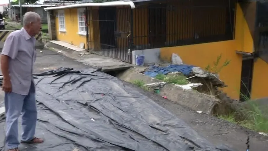 Sin solución continúan las familias que lo perdieron todo en Villa Milagros