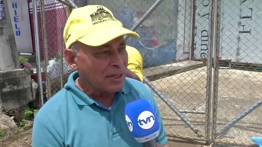 Realizan limpieza en sistema pluvial en Río Abajo