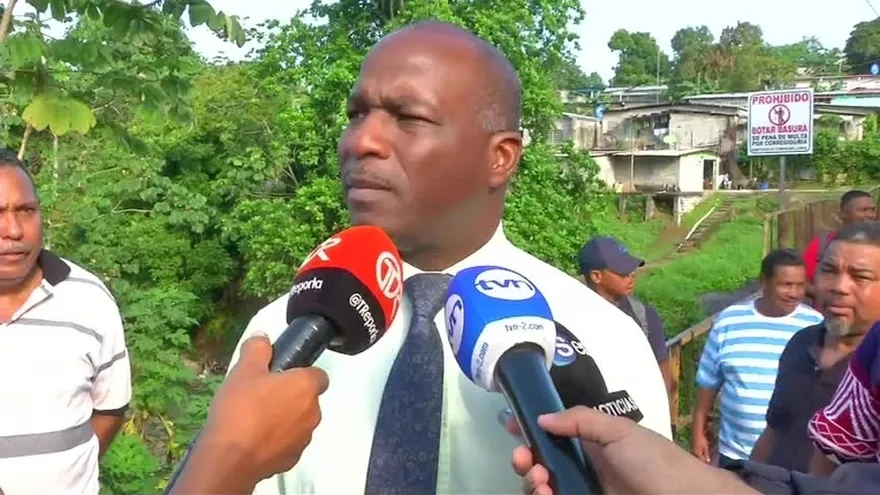 Repararán puente peatonal en Santa Marta