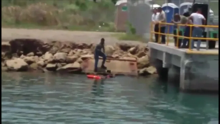 Mujer sufre accidente en el ferry de Colón
