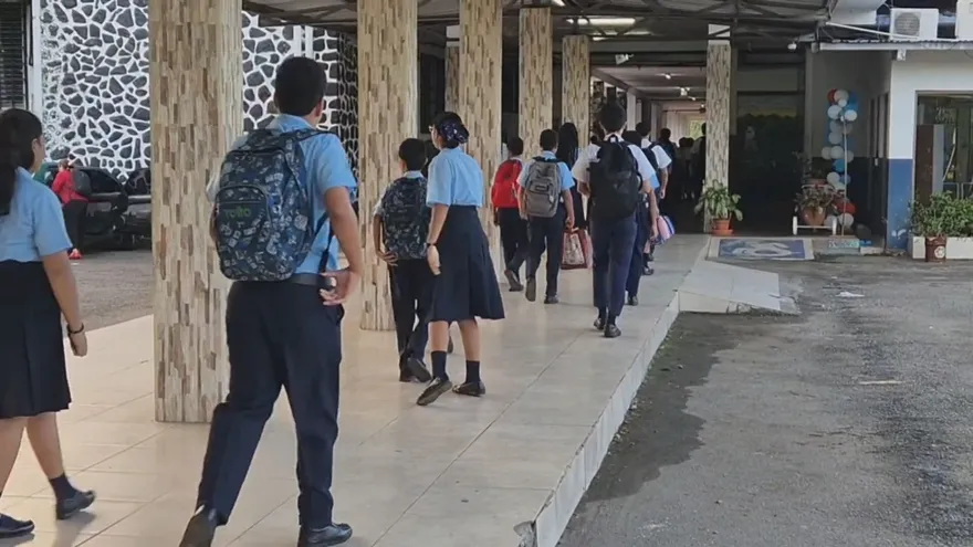 Reanudan las clases en el colegio Félix Olivares tras disminución de casos de norovirus