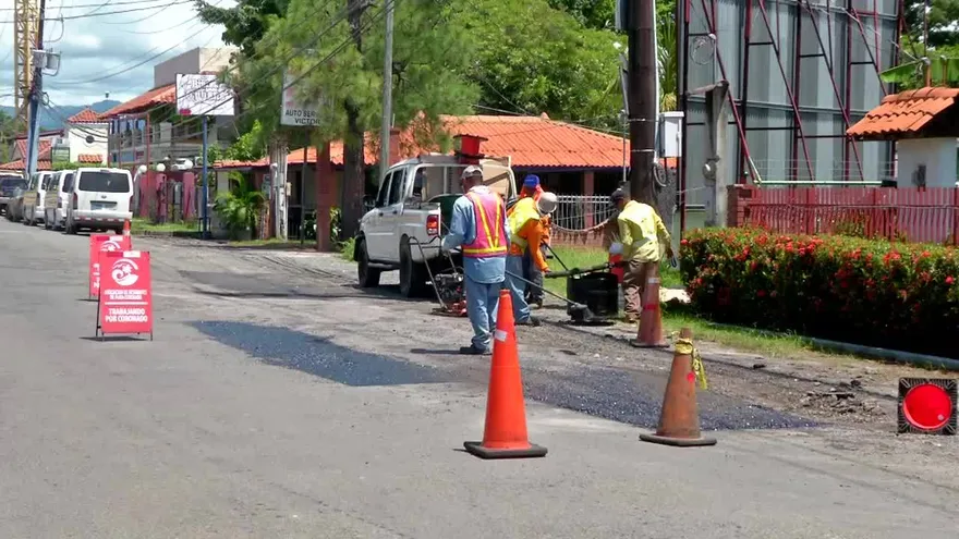 Cobran peajes a camiones en Coronado