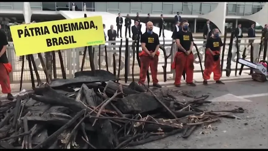Greenpeace reclama acción de Brasil ante petróleo en playas