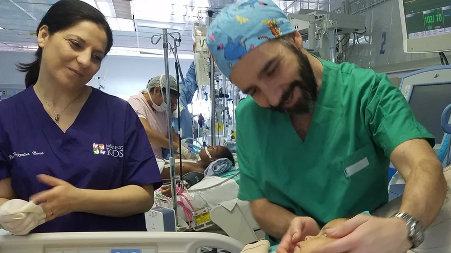 Trece niños fueron operados del corazón gratuitamente en Panamá.