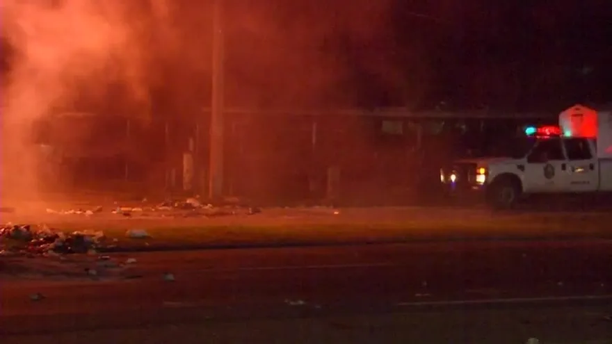 Residentes de Viejo Veranillo protestaron en horas de la noche