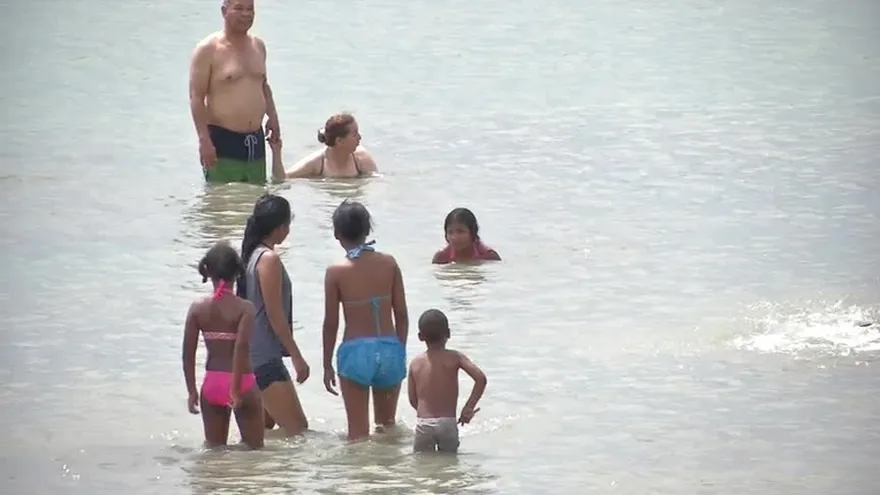Panameños disfrutaron de playa Veracruz este sábado