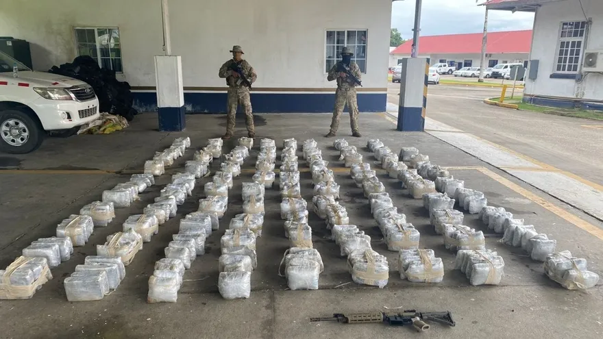 Decomisan más de 400 paquetes de droga en un operativo en Panamá Oeste
