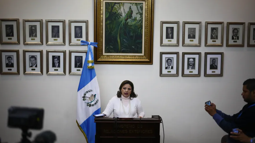 La ministra de Relaciones Exteriores de Guatemala, Sandra Jovel, dijo hoy durante una citación en el Congreso que el jefe de la Comisión Internacional Contra la Impunidad en Guatemala (CICIG), el colombiano Iván Velásquez, "busca crear polarización" en el país con una supuesta injerencia.