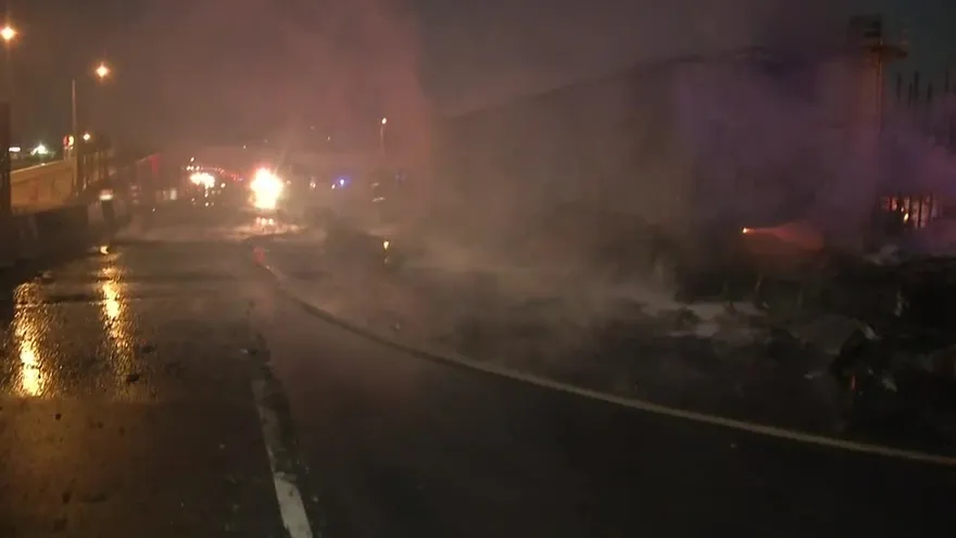 Arde articulado que transportaba granos