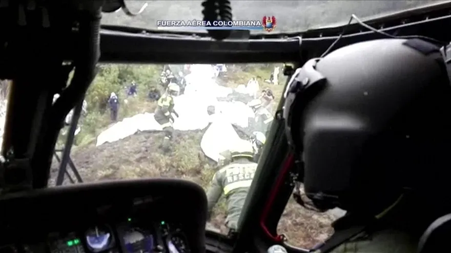 Santos confirmó seis sobrevivientes en accidente de avión