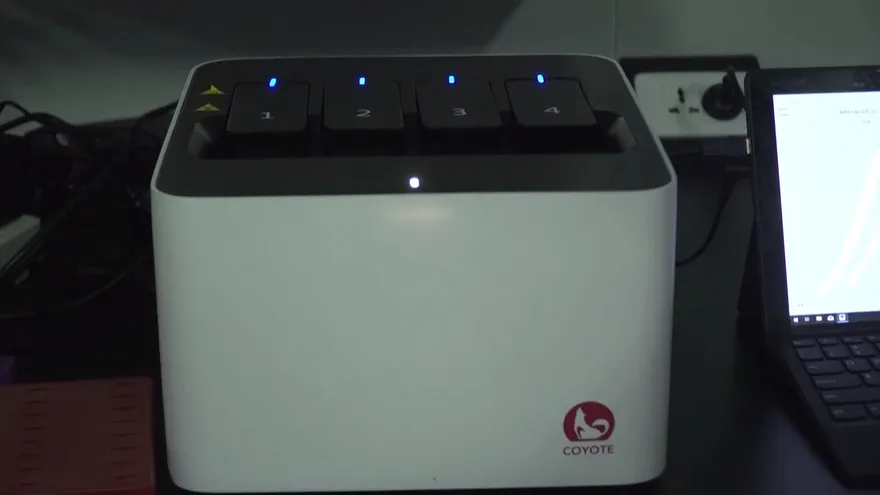 Una máquina china hace pruebas PCR de covid-19 en solo 30 minutos