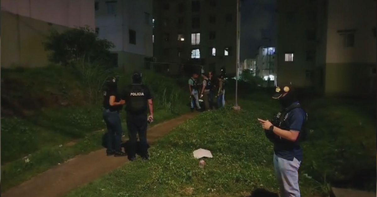 Policía Nacional incauta más de 2 mil municiones y aprehende a cinco personas en Colón