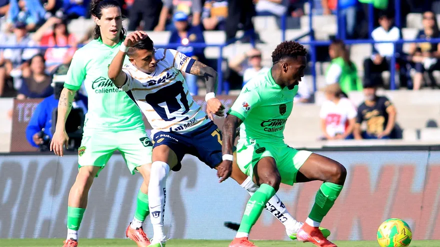 José Luis Rodríguez en partido de la Liga MX