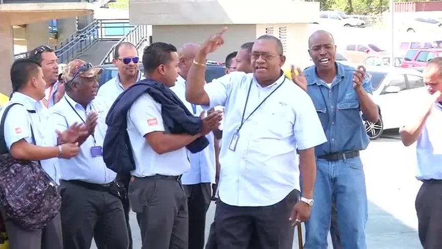 Operadores de "Mi Bus" manifiestan su descontento ante la demora de su liquidación