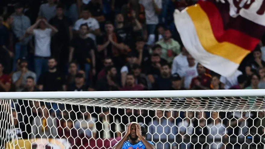 Osimhen fue víctima de gritos racistas en la visita del Nápoles a Roma