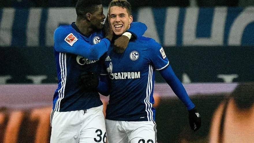 Schalke, Eintracht y Leverkusen no fallan en carrera por subcampeonato