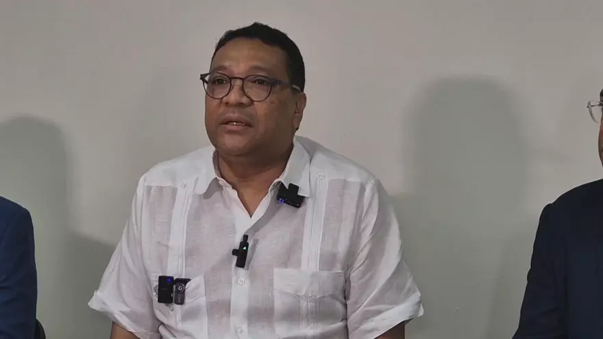 El director de la Caja del Seguro Social, Dino Mon, en una conferencia de prensa en Azuero.