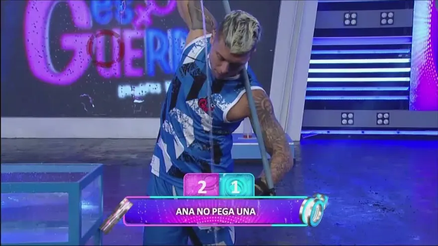 ¡La puntería y la paciencia fue la clave de este juego llamado "Cubetazo"!