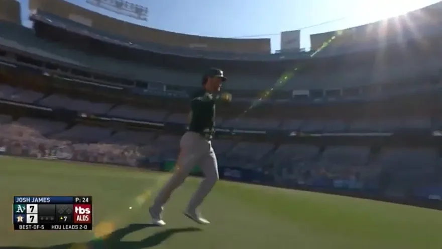 Atléticos vencen a Astros y recortan distancia en serie divisional de Grandes Ligas