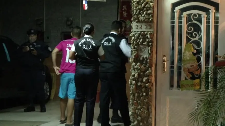 Delincuentes amordazan a una familia en Juan Díaz para robarle