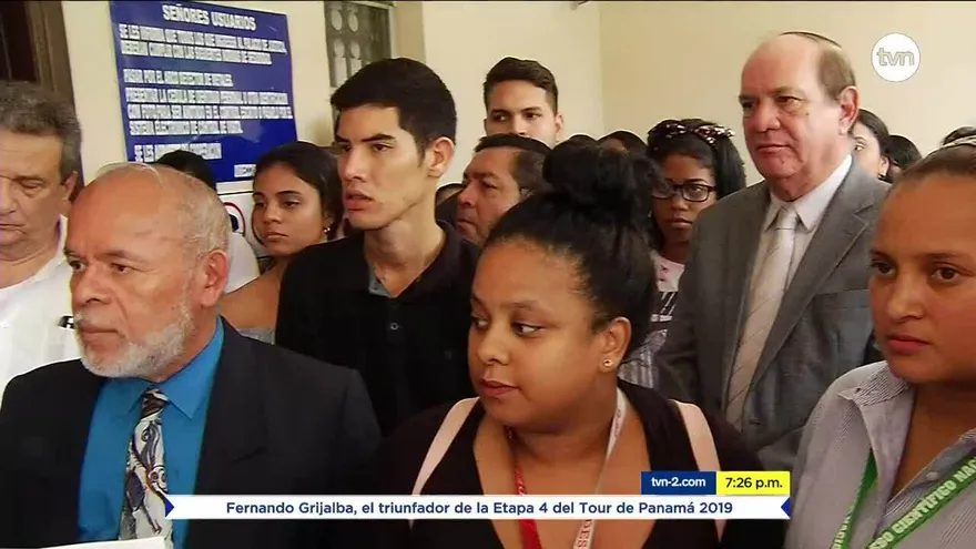 Universitarios siguen luchando contra resolución que equipara experiencia laboral con títulos universitarios