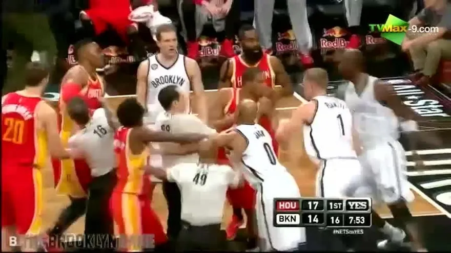 Pelea en juego de la NBA