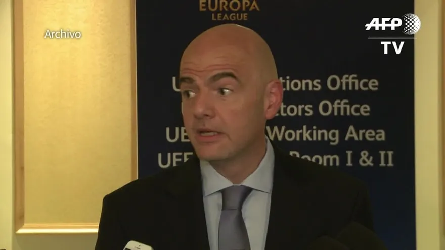 Infantino, leal a Platini en la carrera por la FIFA