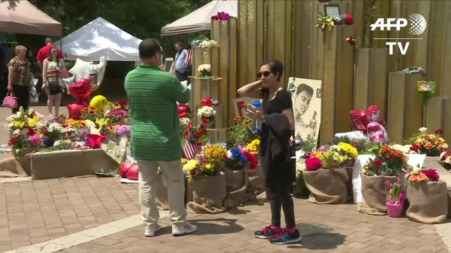 Restos de Mohamed Ali están en Louisville para último adiós