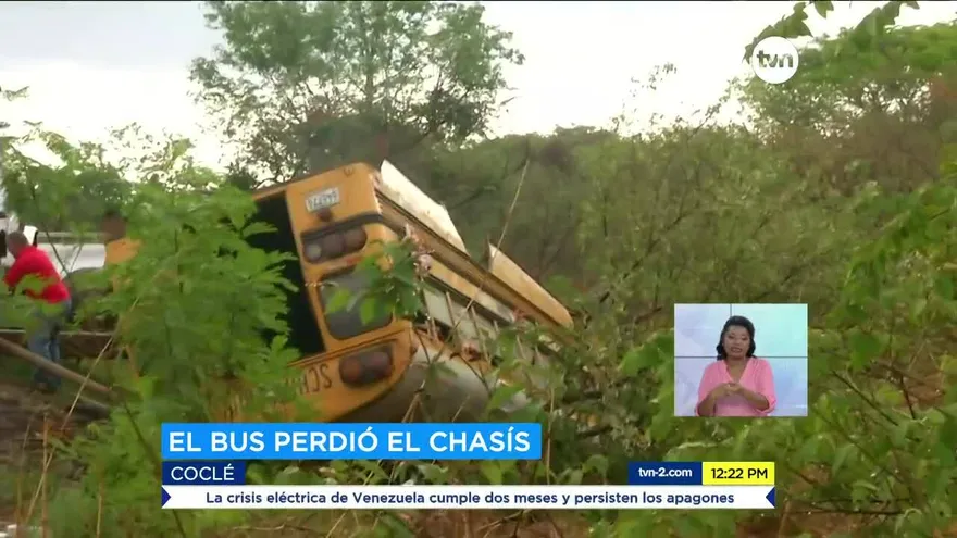 Bus colisiona con un camión en Coclé