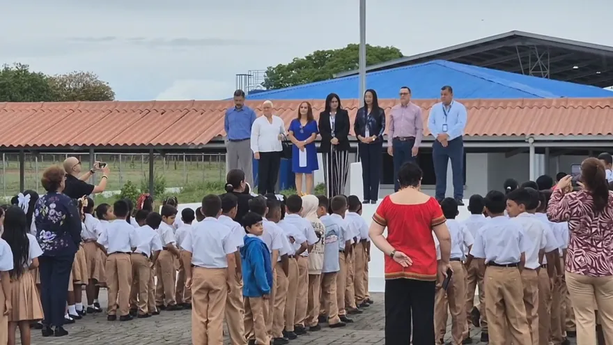 Comunidad de Boca Parita celebra la apertura de su nueva escuela