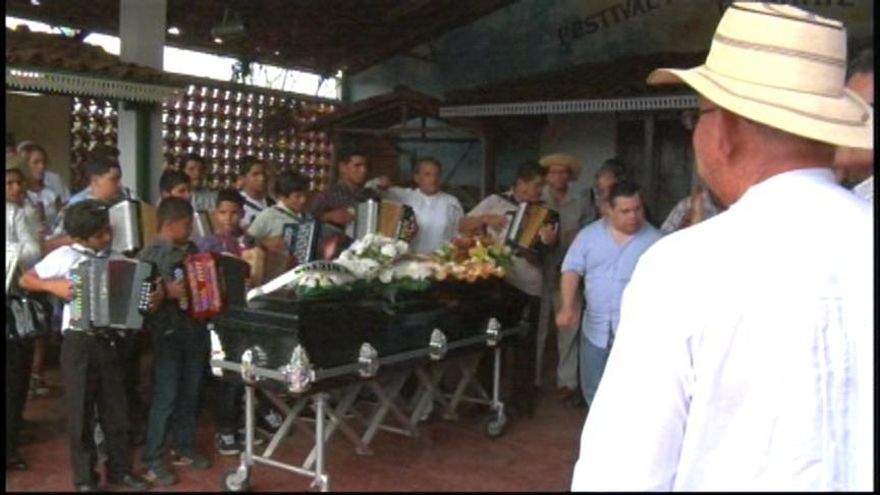 Despiden a Nano Córdoba con música de acordeón