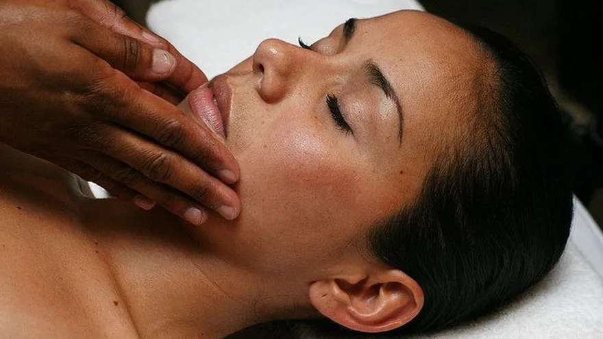 Mascarillas después de usar mucho maquillaje.