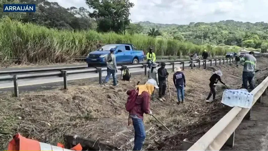 Residentes y alcaldía de Arraiján realizan primera jornada de limpieza en la vía Centenario