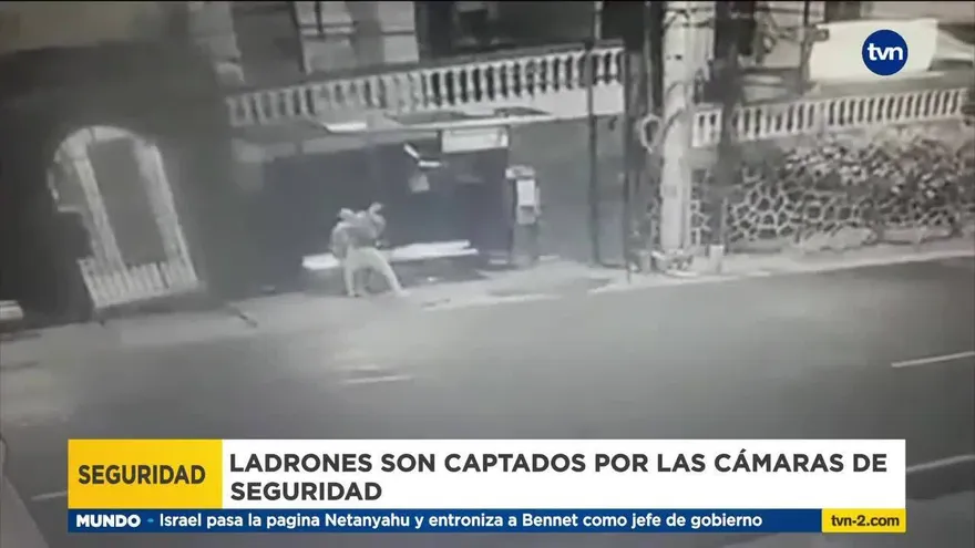 Cámaras captan acecho de los delincuentes
