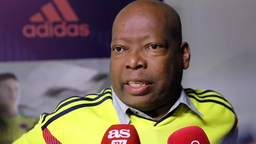 'Tino' Asprilla critica a James por elegir al Everton: "Hace todo al revés"