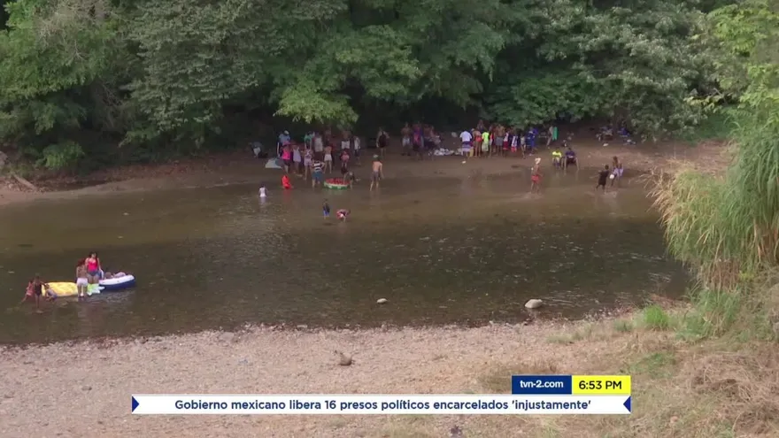 Panameños acuden a ríos y playas en día de reflexión